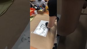 Как наклеить наклейку на шар