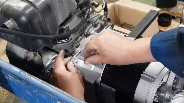 Демонтаж генератора с бензогенератора SDMO 4000 смотреть онлайн