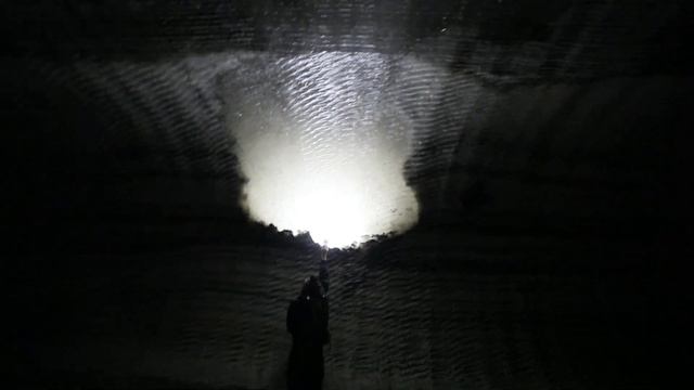 Шахта на пищевую соль. Ходим прямо по товару. смотреть онлайн