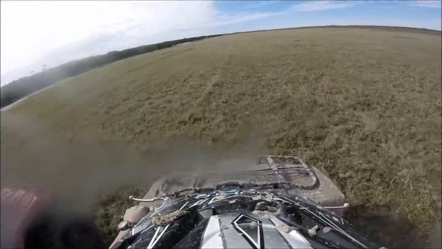 Suzuki Kingquad 400 VS. Yamaha Grizzly 350 RACE!! смотреть онлайн