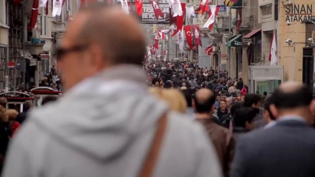 İstiklal Street / İstiklal Caddesi - İstanbul, Turkey смотреть онлайн