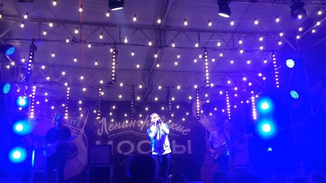 VLNY - Love Me (live) смотреть онлайн