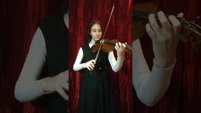 Ступак София. Играет на скрипке этюд Р. Ильина "Заводная мышка" смотреть онлайн