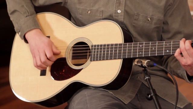 Collings 02H 12 Fret Acoustic Guitar Demo смотреть онлайн