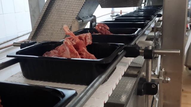 Дозирование мяса на кости в Лоток смотреть онлайн