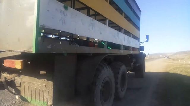 Без двух поршней, поехали дальше смотреть онлайн