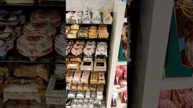 Discover Dubai 2024. Магазин сувениров на Blue Waters #bluewatersisland #shop #dubai #сувениры #оаэ смотреть онлайн