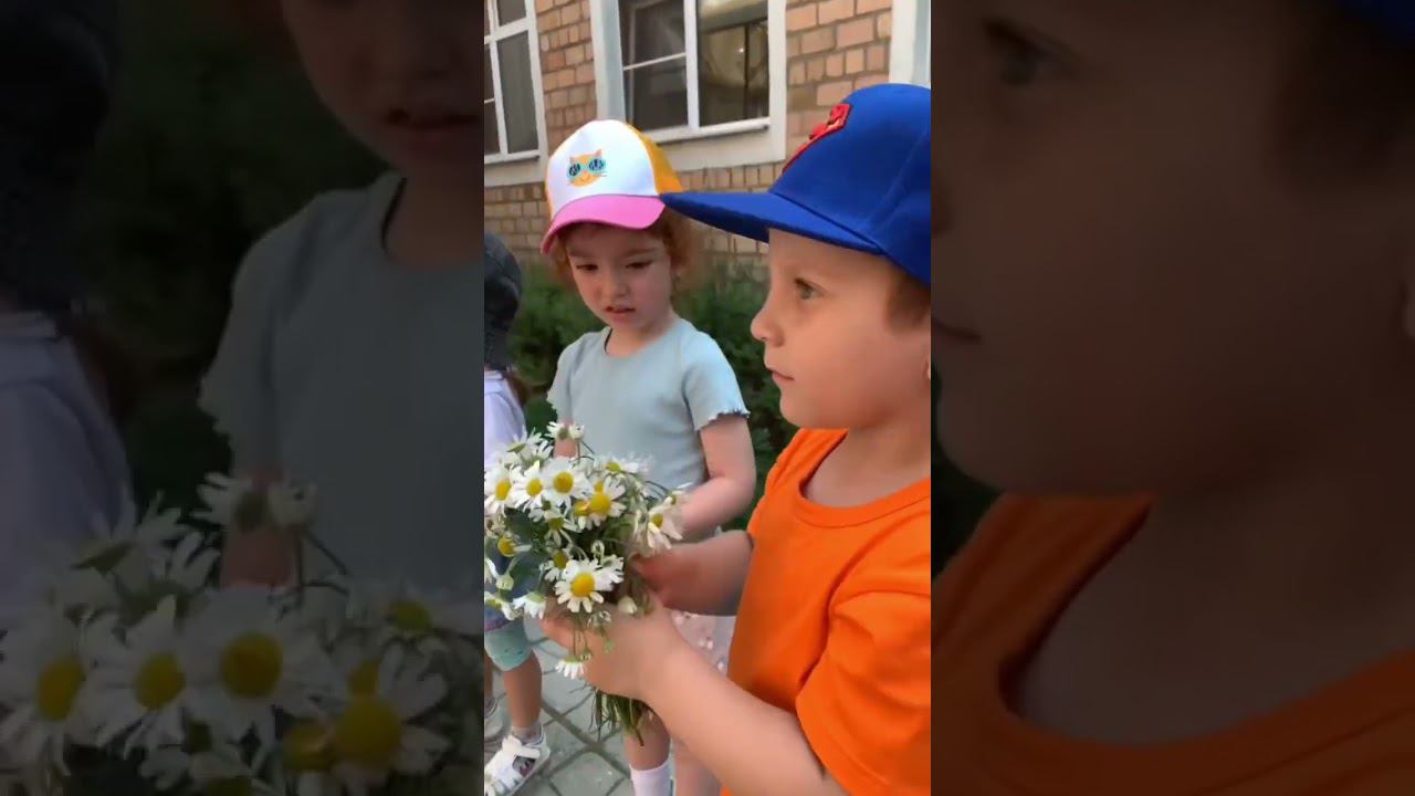 Поздравляем вас с Днем семьи, любви и верности! Желаем вашим семьям счастья и, конечно же, согласия! смотреть онлайн