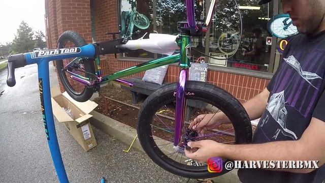 Mafia Bikes NeoMain Green Fuel 20" BMX Unboxing @ Harvester Bikes смотреть онлайн