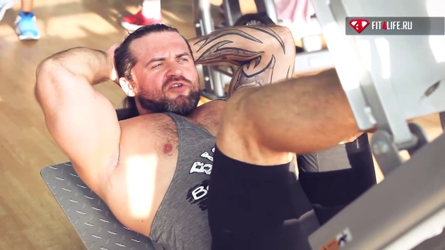 УПРАЖНЕНИЕ  ЖИМ НОГАМИ