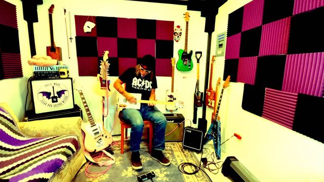 Icelandic Dreams Original Maniac Surf 3 String Cigar Box Guitar Vox Mini Go 10 with Footswitch смотреть онлайн