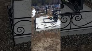 Проблема на кладбище. Косяк с плиткой. Использование мраморной щебёнки для облагораживания могилы?