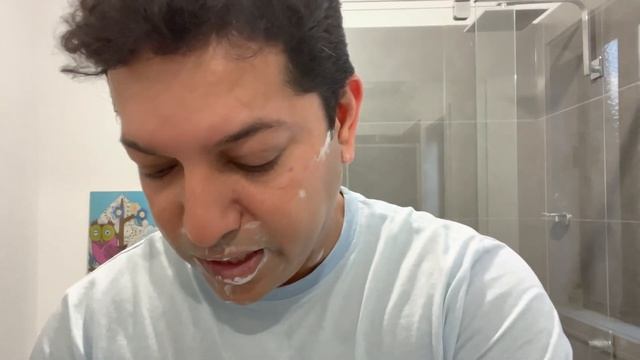 Gillette Fusion Proglide VS Gillette Labs Exfoliating Bar смотреть онлайн