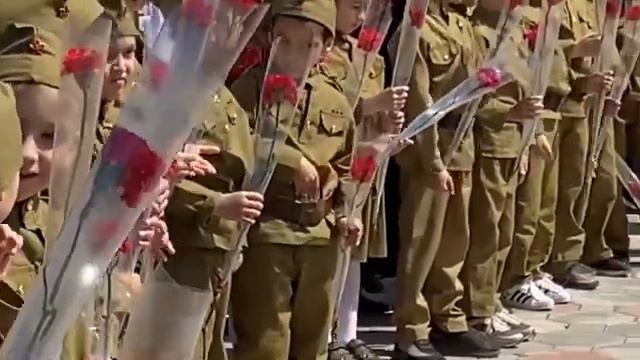 Подготовительная А группа «Возложение цветов у Вечного огня» 2021 смотреть онлайн