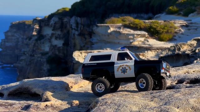 FMS K5 Blazer Patrol Mod by @fairrc | “Coast Patrol” | FCX24 | 1/24 Scale RC Rock Crawler смотреть онлайн