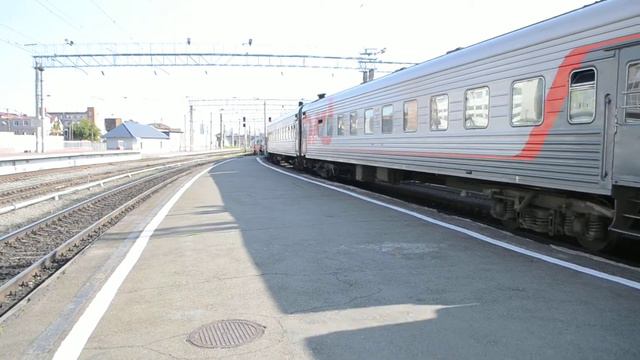 Поезд № 332 Уфа - Новый Уренгой под тягой ЭП2К-125 смотреть онлайн