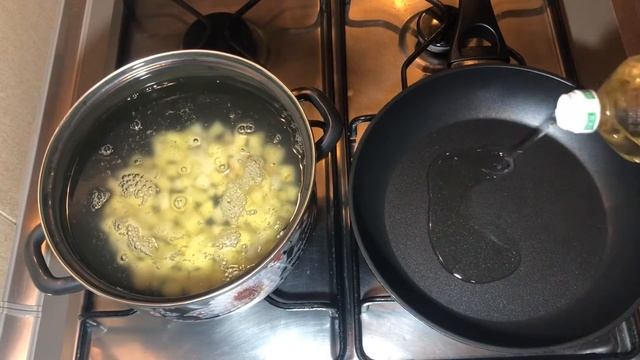 СЫРНЫЙ СУП С ГРИБАМИ И ФРИКАДЕЛЬКАМИ?КАК БЫСТРО ПРИГОТОВИТЬ ВКУСНЫЙ СУП??? смотреть онлайн