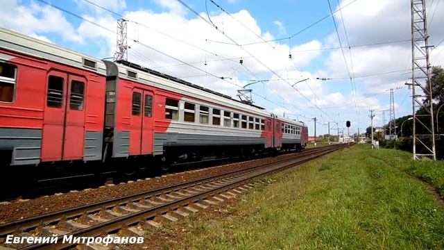 Электропоезд ЭД4МК-0112 (ТЧ-3) следует резервом. смотреть онлайн
