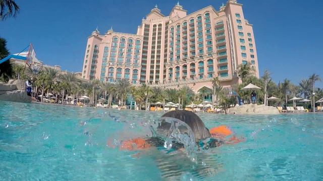 Hotel Pool Fun - Family Holidays - Kid's Water Game - Atlantis Hotel смотреть онлайн