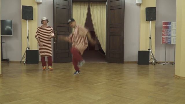 Школа «Би-боинга» (брейк–данс) смотреть онлайн