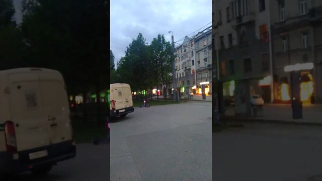 Летающая тарелка, Максим Горький и Герберт Уэллс смотреть онлайн