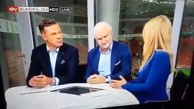 Rüdi Völler legendäre Geste im Sky Interview смотреть онлайн