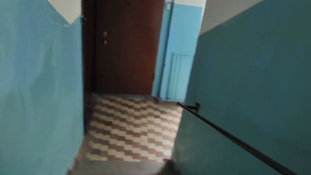 Осматриваю подъезд Улица Черникова 7, подъезд 1 смотреть онлайн