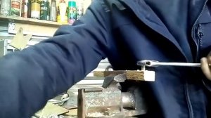 нарезка резьбы в дереве.. очень ПРОСТОЙ способ!!!!!