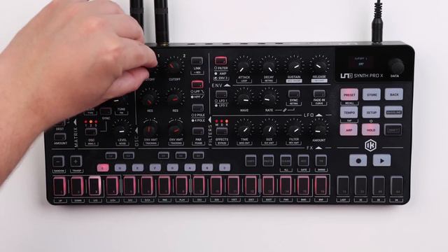 UNO SYNTH PRO X EXPLAINED // a versatile analog synth with dual filters, mod matrix & more смотреть онлайн