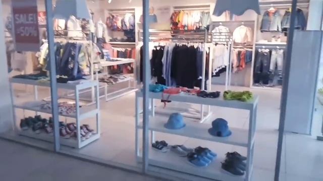 Мастоба таёр мекунем,/ магоза рафтем,/ мультиварка.(Готовим мастобу,/пошли в магазин,/Мультиварка).