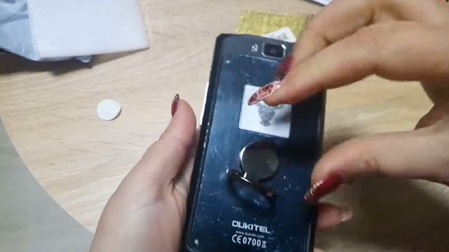 Клеим держатель для телефона. смотреть онлайн