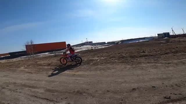 Первые покатушки на BSE Z1 and Avantis A2..mp4 смотреть онлайн