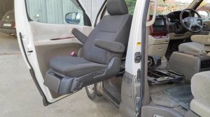 Установка кресла для маломобильных людей в автомобиль Toyota Grand Hiace в Анапе.