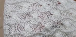 Палантин. Узор спицами.