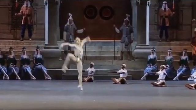 ЦИСКАРИДЗЕ ,ЦВИРКО --золотой БОЖОК (сравнение)ОЧЕРЕДНОЙ ПРОВАЛ МАКСИМЪЧА ! смотреть онлайн