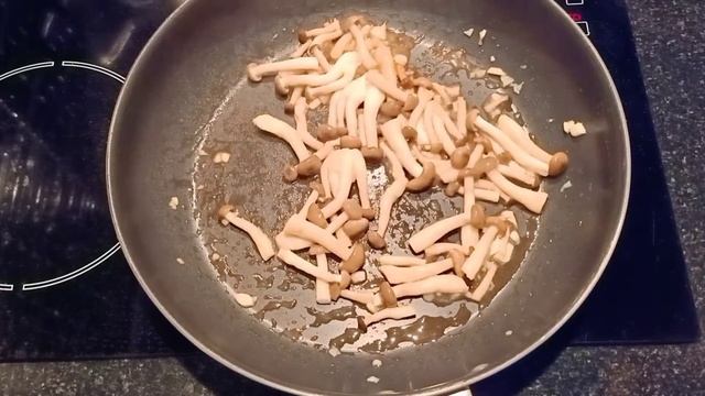 Brown Shimeji Mushroom With Oyster Sauce!  Mushroom Recipe