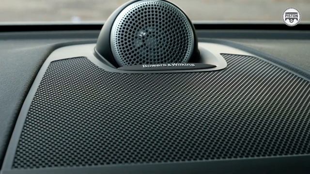 Volvo XC60 T8 Recharge: Does It Make More Sense Than Buying a XC90? смотреть онлайн