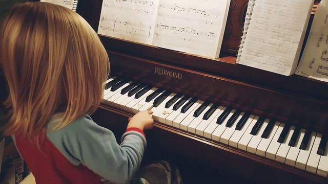 Olivier playing Imperial march смотреть онлайн
