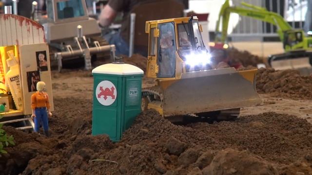 Biggest Rc Construction-Site in the World! Rc Truck Action at Minibaustelle Alsfeld 2017! смотреть онлайн