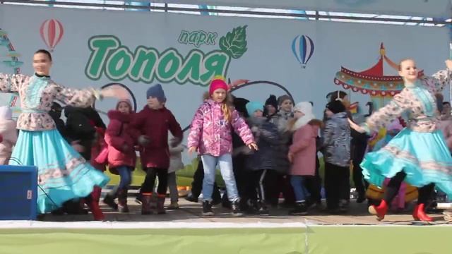 На Масленице в Оренбурге ,в парке Тополя... смотреть онлайн