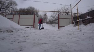 Можно ли чистить снег? Уборка снега лопатой. Быстро легко и правильно чистим снег.