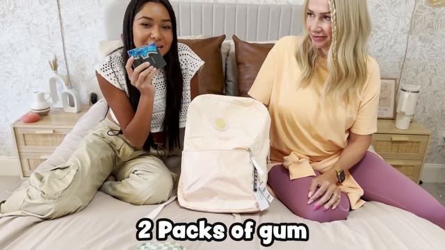 WHAT'S iN MY BACKPACK + WATER BOTTLE SHOPPiNG + MUST-HAVES = BACK TO SCHOOL! смотреть онлайн
