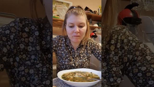 Мукбанг. Суп на хребте форели??