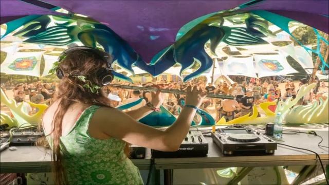 Spinney Lainey - Live Set at Ufo Bufo in Czech Republic (2019) смотреть онлайн