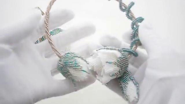 Комплект украшений из бисера "White Roses" смотреть онлайн