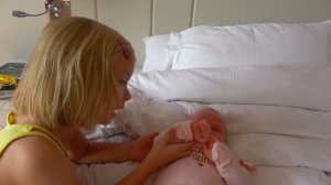 СОФИЯ как МАМА. СОБИРАЕТСЯ С СЕСТРОЙ НА МОРЕ. СОФУНЬЯ ШАЛУНЬЯ