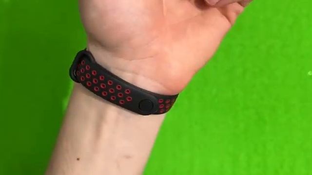 Силиконовый ремешок для фитнес браслета Sport Xiaomi Mi Band, черный с красным смотреть онлайн