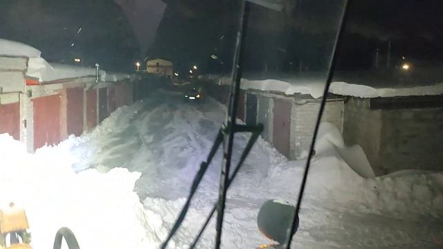 Чищу гаражи. Сугробы. смотреть онлайн