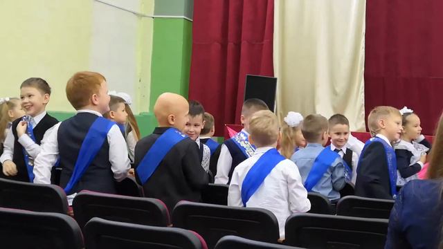 Когда ребёнку скучно :) смотреть онлайн