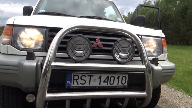 How the V6 engine sounds - Mitsubishi V6 3.5L exhaust and acceleration test смотреть онлайн